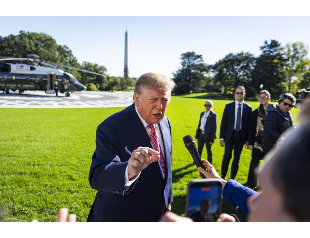 Trump: ‘Se l’Europa soccombe ai migranti noi ce ne andremo’