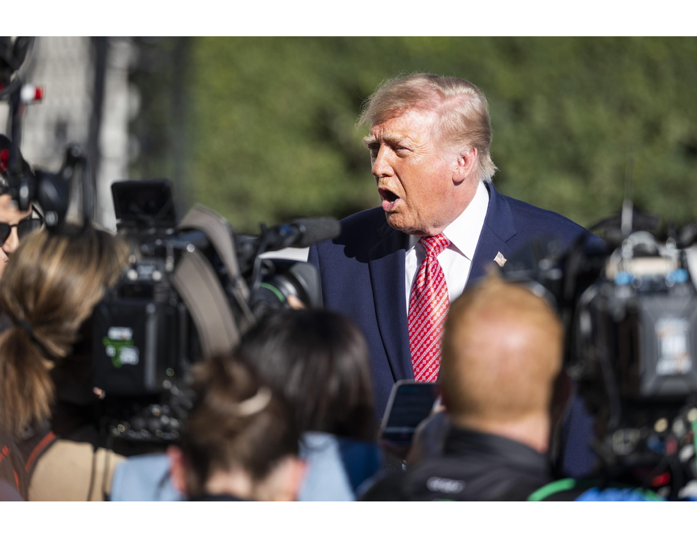 Trump annuncia 8 miliardi di dollari per gli agricoltori contro il caro gasolio