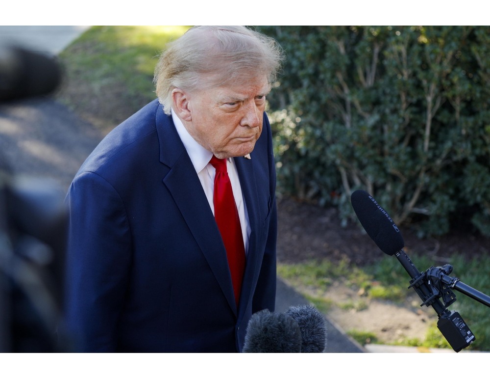 Trump attacca LeBron James, ha mancato di rispetto all’inno Usa, una vergogna