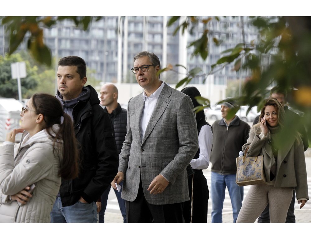 Urne aperte in Serbia, sfida tra Movimento studenti e l’uscente Vucic
