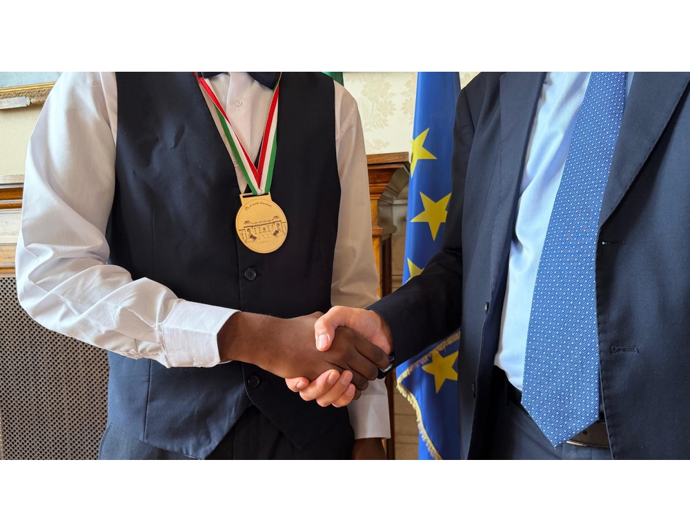 Valditara premia lo studente che salvò la prof, ‘orgogliosi di te’
