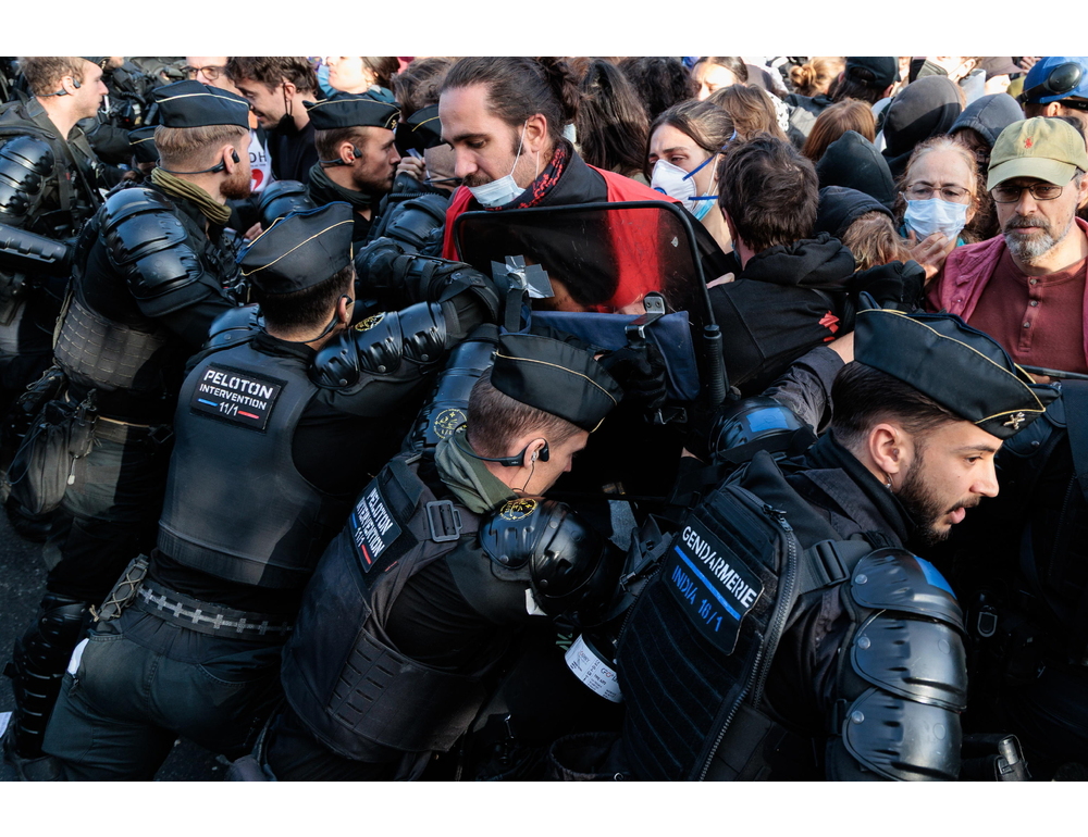 Via a manifestazioni studenti in Francia, tensione in diverse città