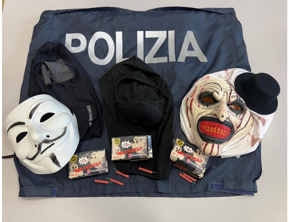 Volti mascherati e petardi nello zaino, fermati a Padova quattro minori