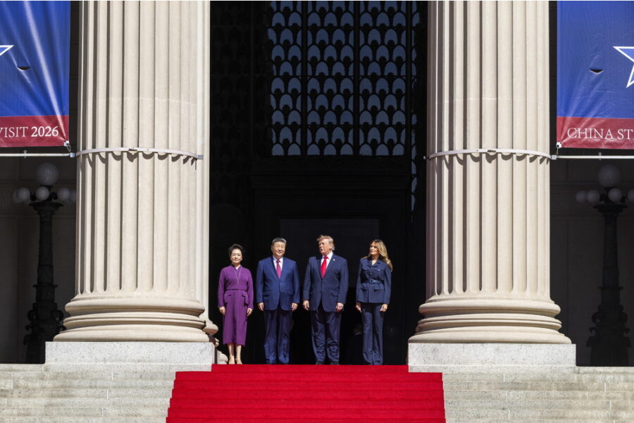 Wsj: 'Adibita una stanza per il leader nella West Wing dove era ammessa solo la moglie'