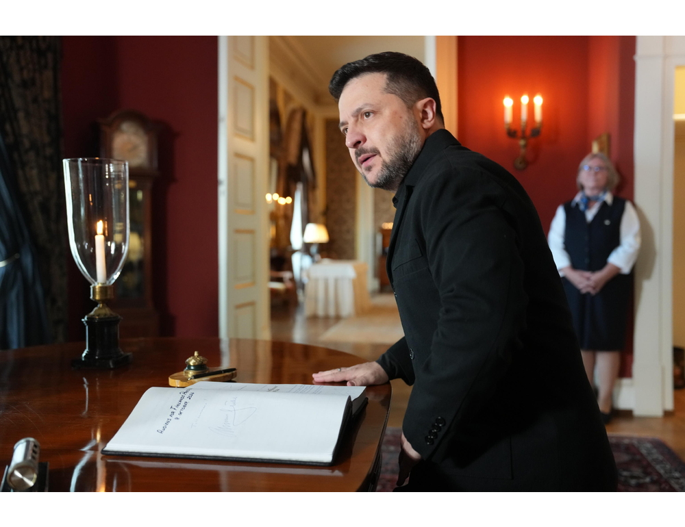 Zelensky, ‘congelamento fronte con Russia come passo per avviare negoziati’