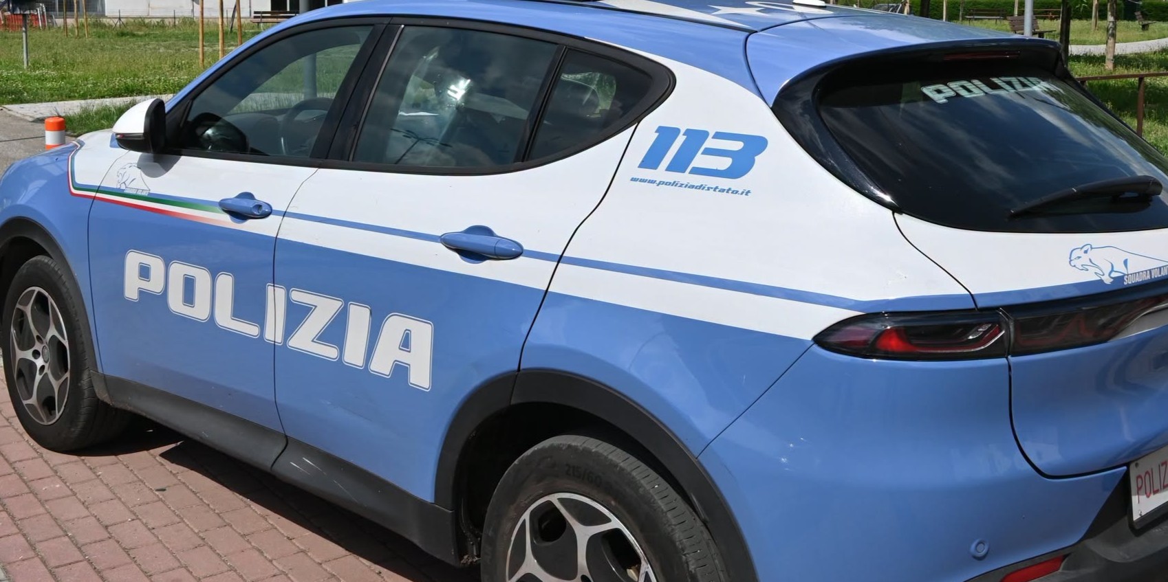 Furti in serie sulle auto in sosta, due arrestati dalla polizia a Como