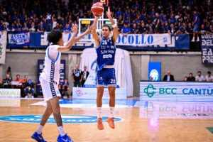 Basket, Cantù ko in casa. Napoli vince 99-80 al PalaDesio