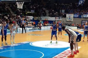 Cantù a caccia del riscatto: domenica a Desio arriva la corazzata Napoli di Repesa