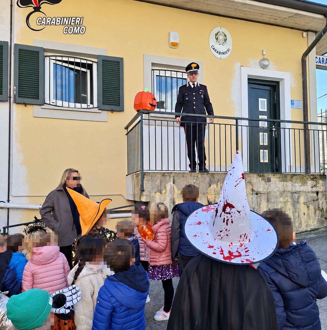 Gravedona ed Uniti, Halloween in caserma per i bambini dell’asilo infantile