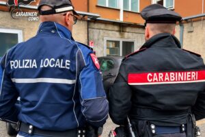Controlli straordinari di polizia e carabinieri a Cantù: 125 persone identificate e 47 auto controllate