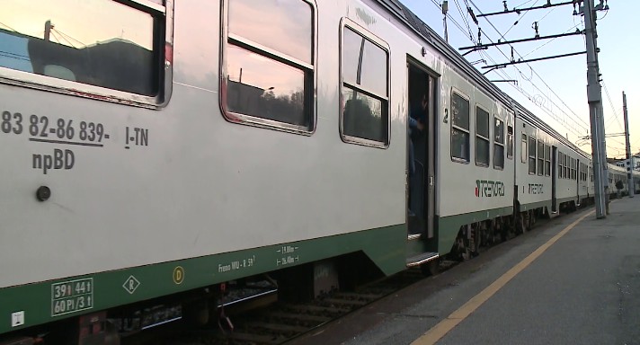 Viaggi gratis per gli under 14 e sconti sugli abbonamenti: l’obiettivo di Regione Lombardia
